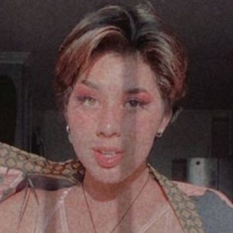 陸軍の熟女オンリーファンズ セクシーヌード 写真