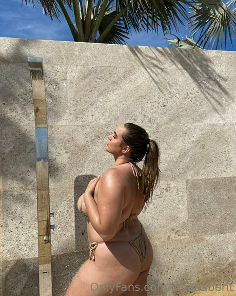 juliiaaberitttt 美しいポルノスター 写真