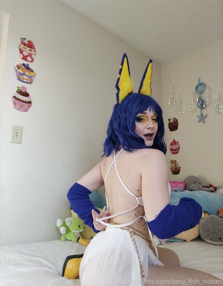 sexy fish noises ポルノスター ヌード 写真