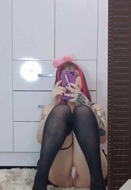 黒檀の偽おっぱいオンリーファンズ セクシー ギャラリー