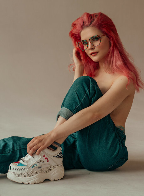 Di Simon スター ヌード 画像