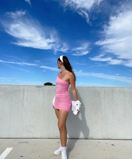 Jennifer Sequeira 完璧なスター 写真