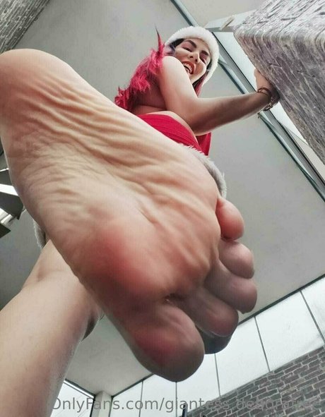 giantess deborafree アート女優 ギャラリー