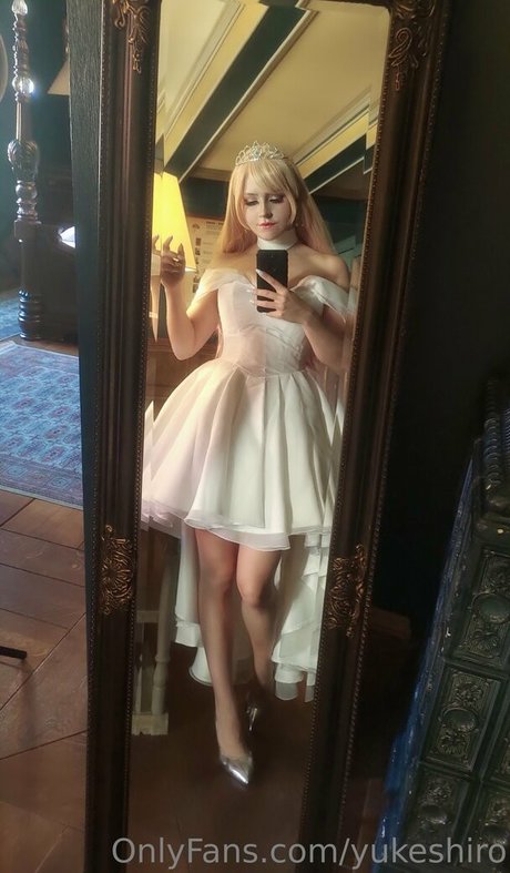 フェイシャルオンリーファンズ エロチック 写真