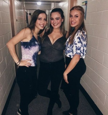 Olivia H ポルノスター HD 画像