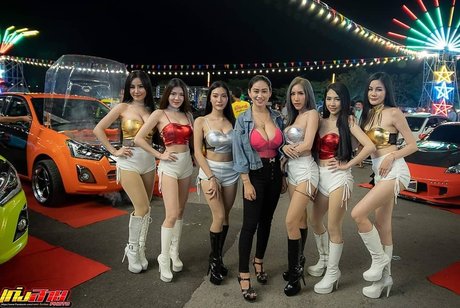 マンコに射精 オンリーファンズ 無料ヌード 写真