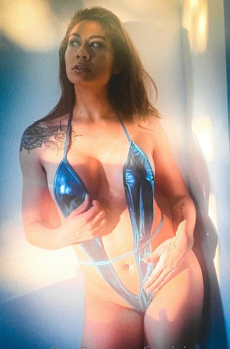 jessieismore 高品質女優 写真