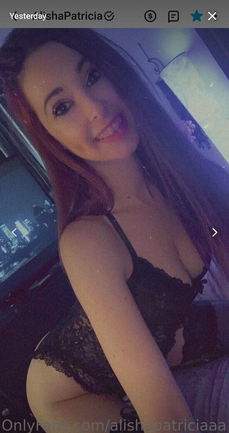 Alisha Wallace 完璧なスター 写真