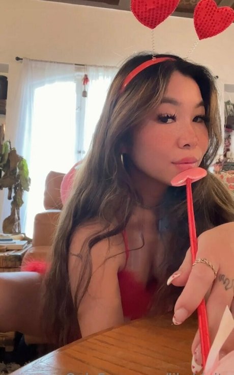 パンツ オンリーファンズ ホット裸 写真