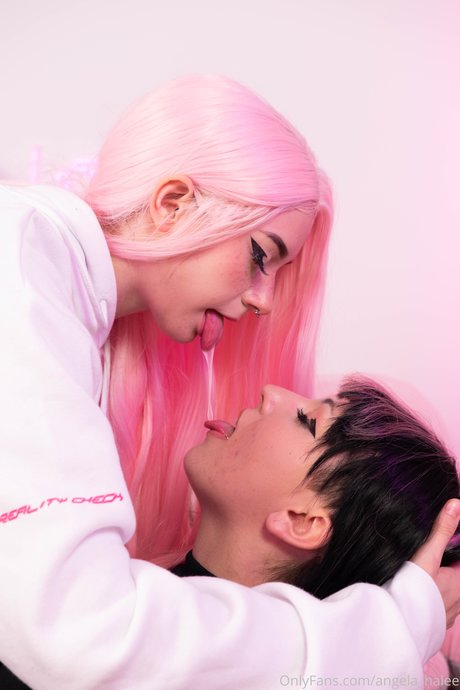 ボディオンリーファン 無料 写真