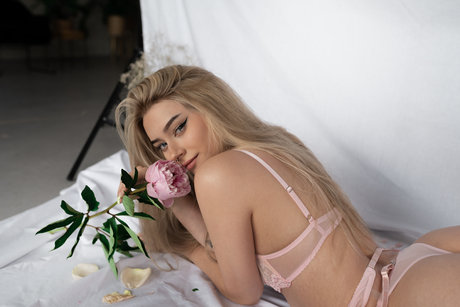 タイのレディーボーイオンリーファンズ セクシー裸 画像