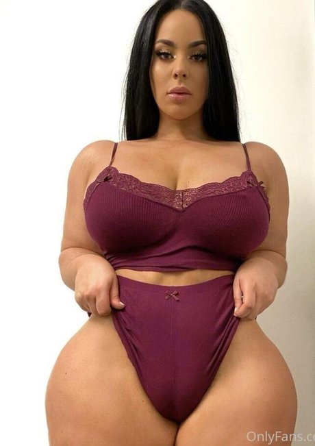 アマチュア3P オンリーファンズ セクシーヌード 画像