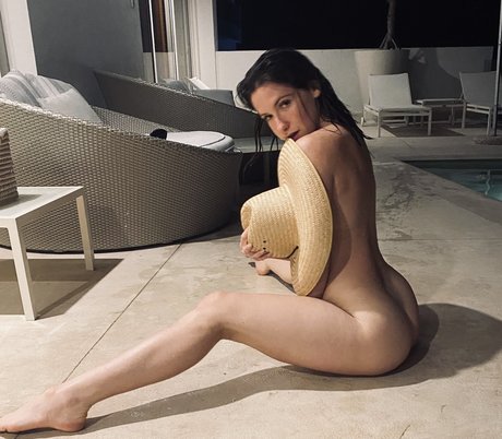 Adison Briana 裸の女優 写真