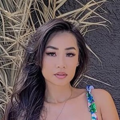 Elizabeth Tran トップモデル 画像