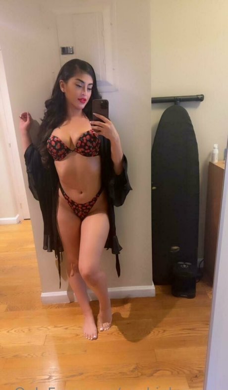 エボニーサマーオンリーファンズ ホットセクシー 写真