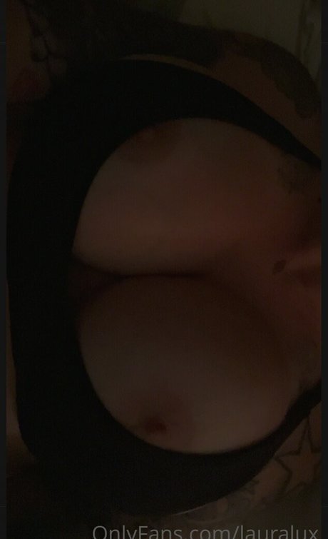 Laura Lux ポルノスター xxx 画像