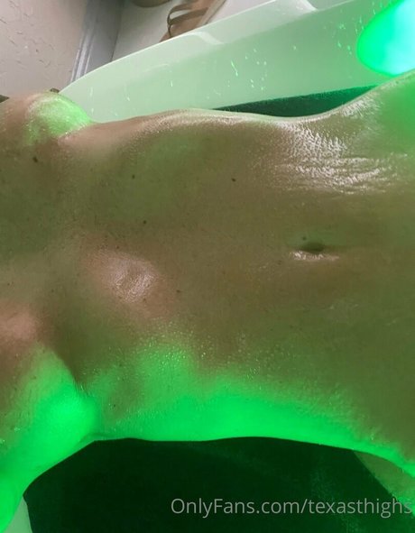 巨乳ストリップオンリーファンズ 美しい 写真