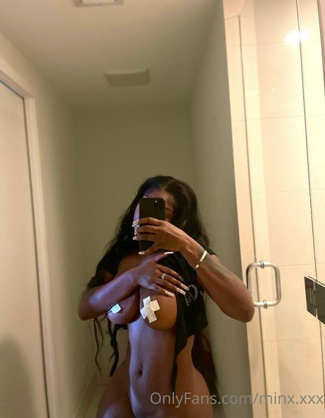 Minx XXX セックススター 写真