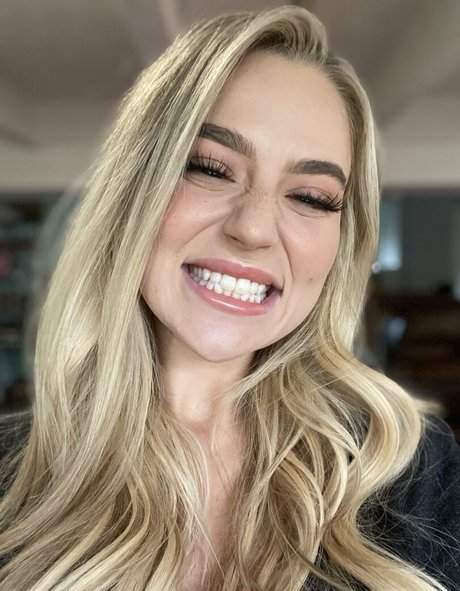 巨根アナルオンリーファンズ トップ 画像