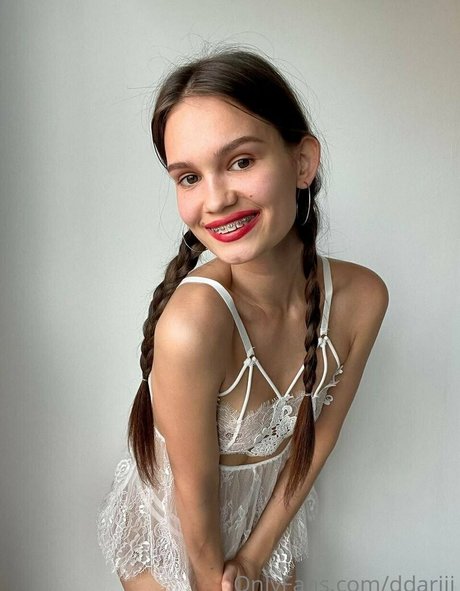 ddariii ポルノスター 写真