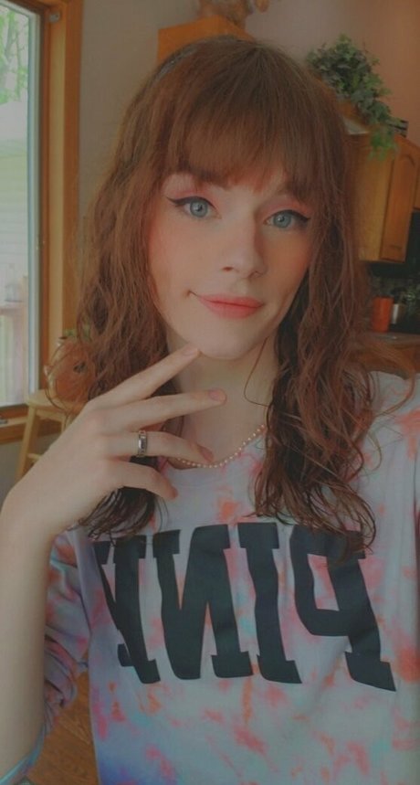 qwiinbae エロティックなポルノスター 写真