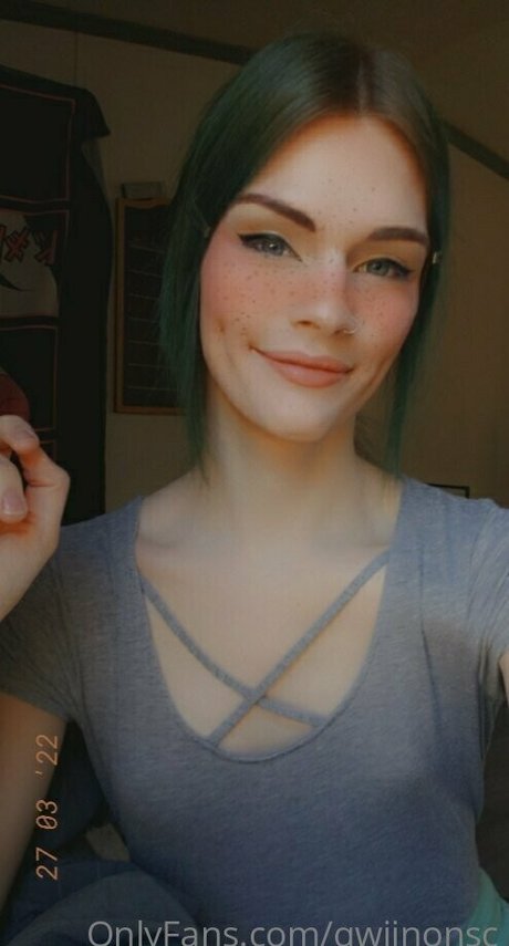 qwiinbae セクシーなスター 写真