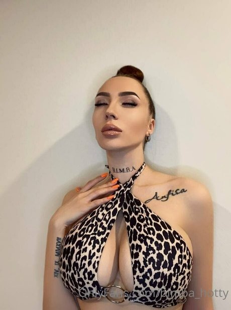 bimba hotty かわいいポルノスター ギャラリー