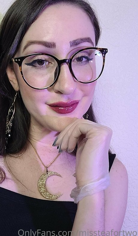 主観視点のアジア人オンリーファンズ 美しい 写真