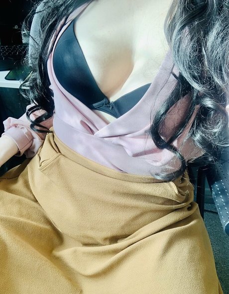 mia with the rear 美しいモデル 写真