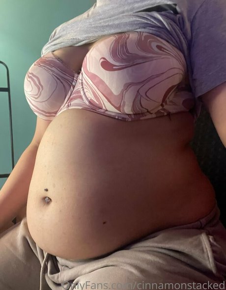 cinnamonstacked トップスター 写真