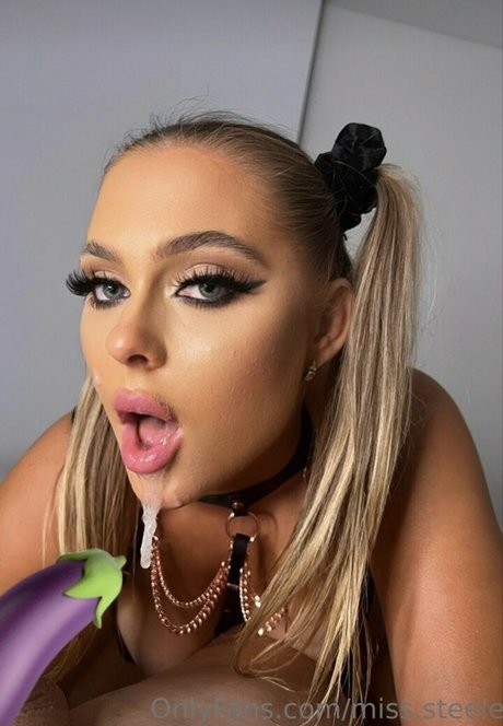 Jade Steele ポルノスター ホット 画像