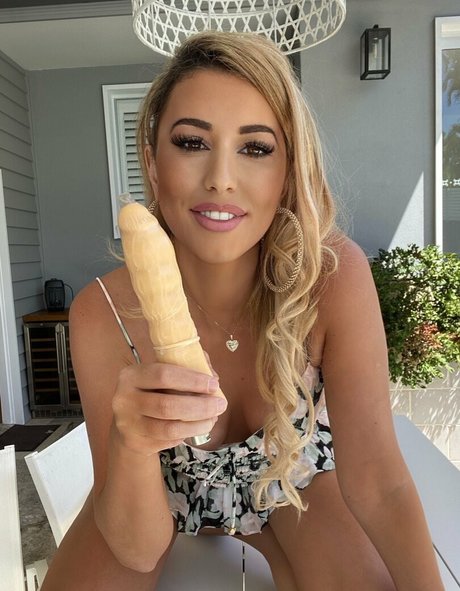 elly rose xx ヌードスター 写真