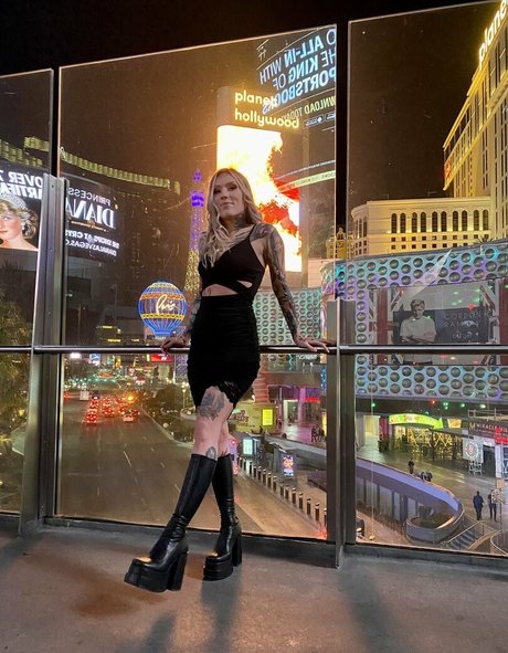 黒のランジェリーオンリーファンズ 無料ヌード 写真