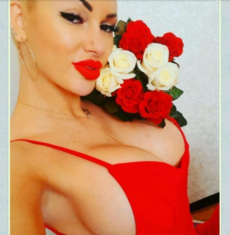 tanysha 裸のモデル 写真