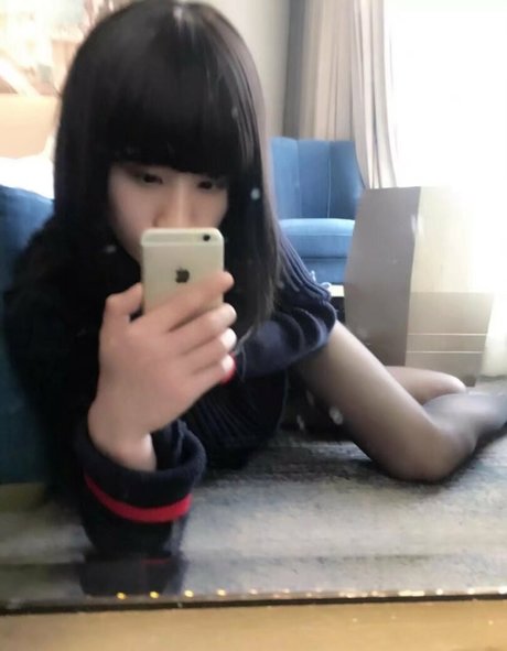 18歳のオンリーファンズ 美しいポルノ 写真