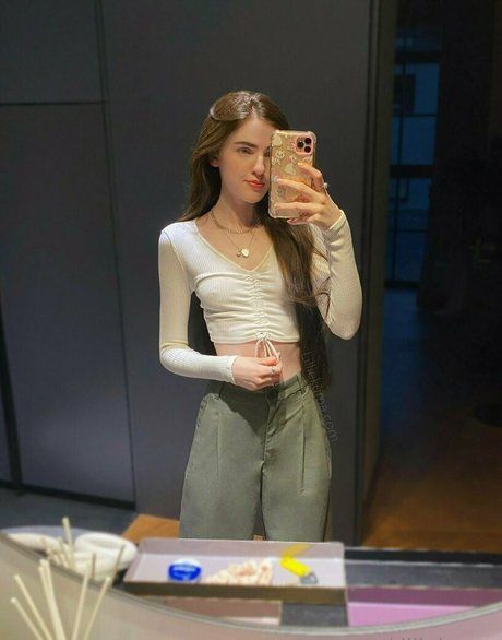 lilliefree アダルトモデル 写真