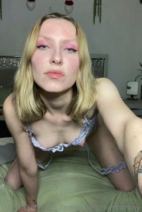 cutelittlemommy ポルノスター 高品質 写真