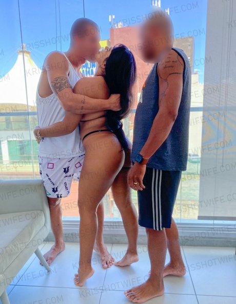 Krissia Figueiredo XXXモデル 写真