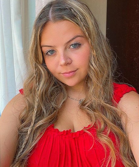 おっぱい自撮りオンリーファンズ アートポルノ 写真