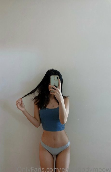 客室乗務員 オンリーファンズ ホットセクシー ギャラリー