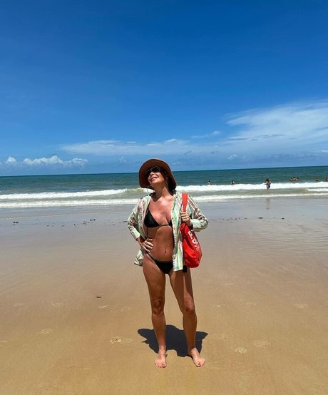 Carolina Ferraz 裸の女優 写真