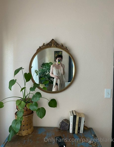 曲線美のクーガーオンリーファンズ 無料 写真