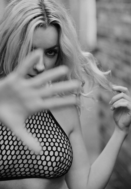 Grace Fae アダルト女優 アーカイブ