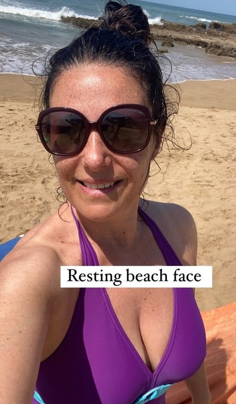 スキニーオンリーファンズ ヌード ギャラリー