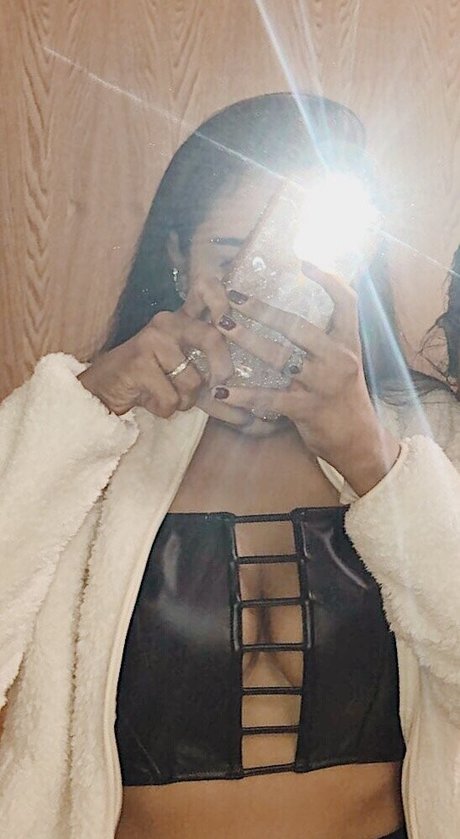 アラブの筋肉オンリーファンズ セクシー 写真