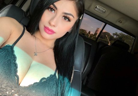 Michelle Balderrama ポルノスター 素敵 画像