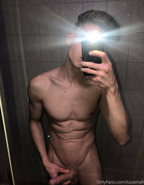 lucashallfree ポルノスター 写真