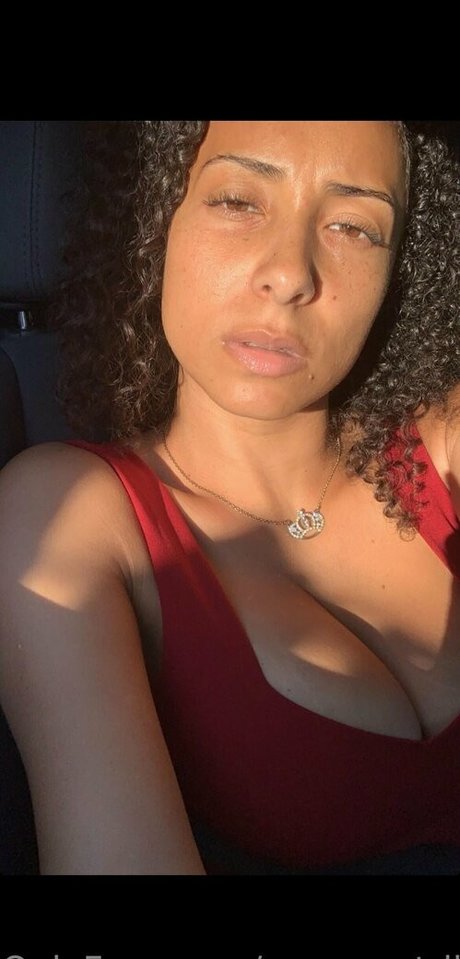 スキニーオンリーファンズ セクシー 画像