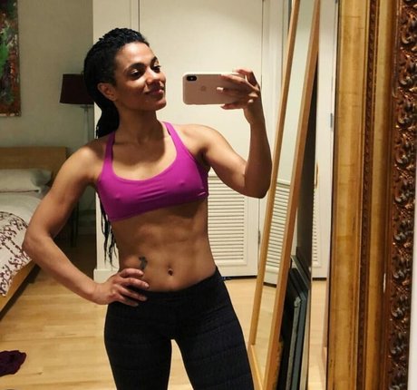 Freema Agyeman セックスモデル アーカイブ