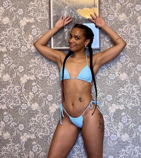 Freema Agyeman 独占モデル 画像